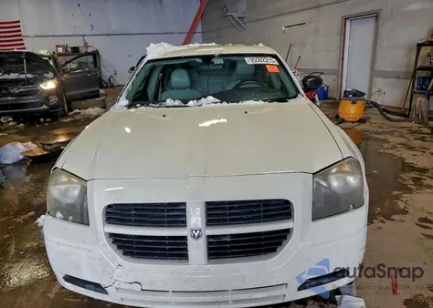 2005 Dodge Magnum Sxt z USA, uszkodzony, nr VIN 2D4FV48V75H529504